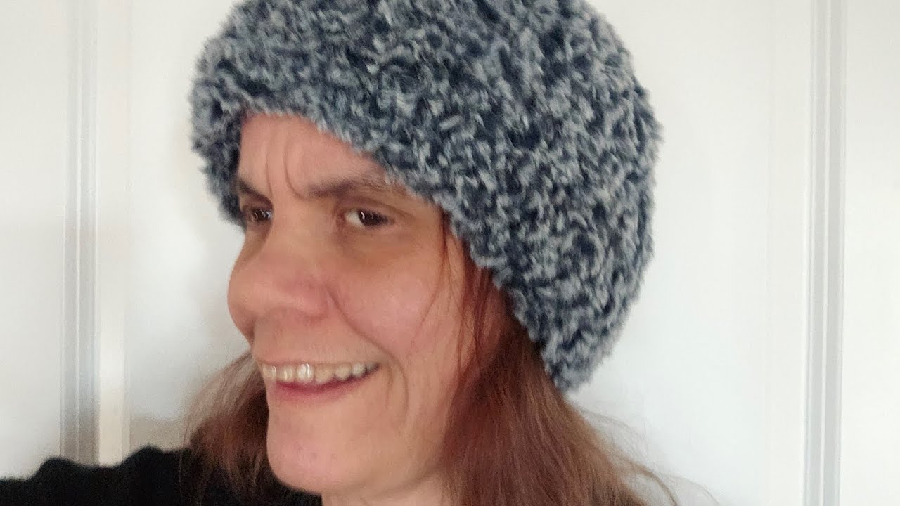 Free tutorial fancy in faux fur crochet hat 