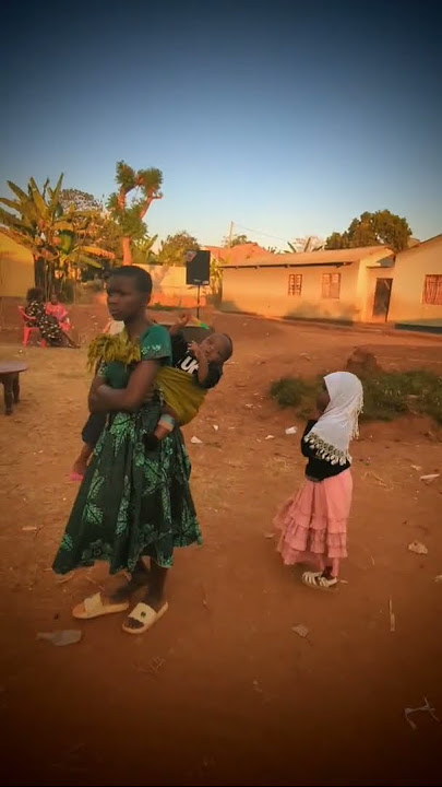 djhajiz AKIWA mtaani na sherehee