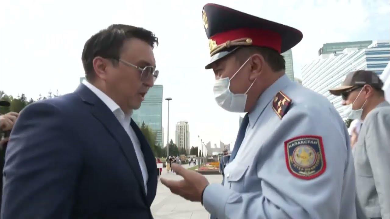 Полиция депутатская. Полиция депутатская. Полиция депутатская. Прячемся от ревизоров. Полиция депутатская.