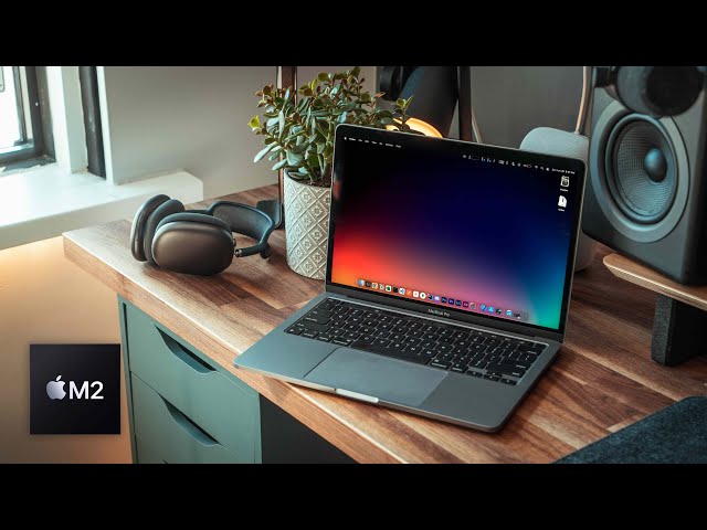 M2 MacBook Pro 13" - Unboxing & First Impressions (2022)