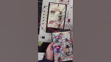 Digital logic circuit implementing a clock (hour and minute)