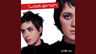 Video voorbeeld van "Ladytron - Evil"