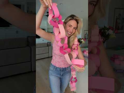 DIY paper garlands for Valentine’s Day!! Which one is your favorite?