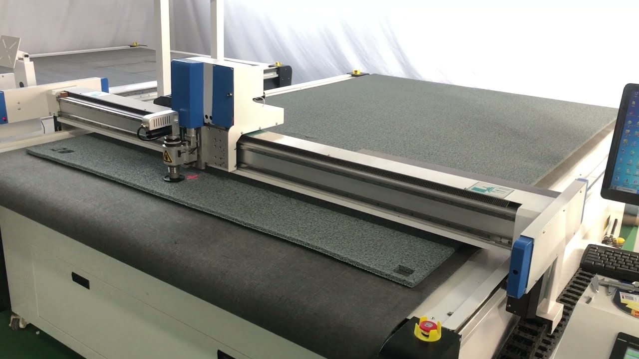 Automatic Feeding CNC Oscillating Knife Cutter Making Custom Car Mat