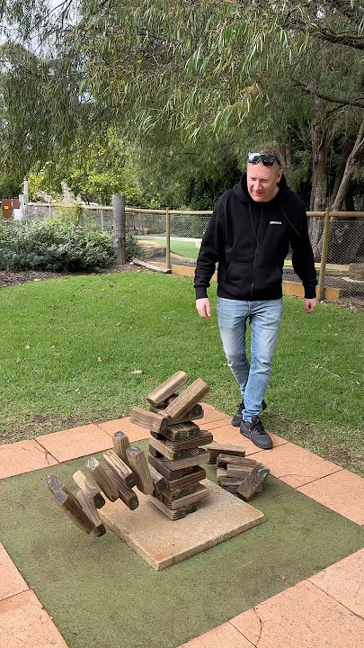 Playing Jinga #jinga #amazen #australia #tourism #funny #minivlog