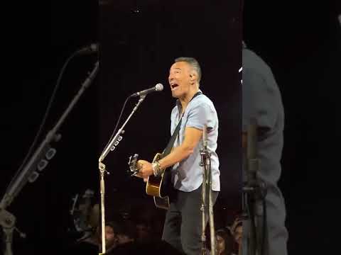 Bruce Springsteen Joins Coldplay In New Jersey for Surprise Appearance   Rolling Stone