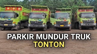 Parkir Mundur Truk Tronton