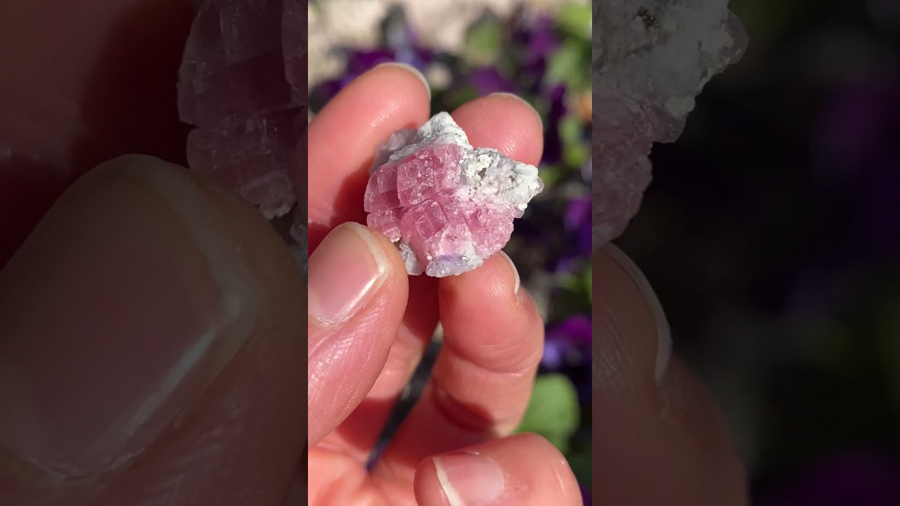 インカローズ 天然石 愛と情熱を象徴するロードクロサイト