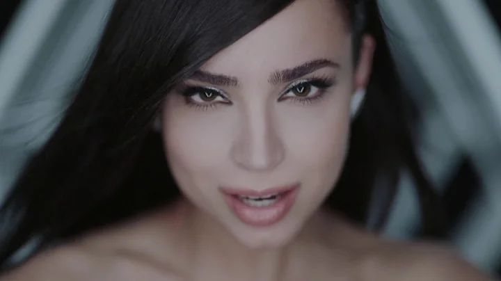 Sofia Carson  "I Guess Im A Liar"  (Tracy Young Ex...