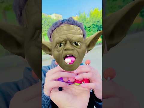 كائن غريب اكل الماربيلا