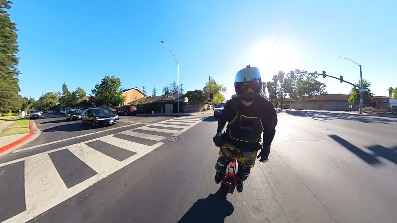 Their Reaction To Seeing An EUC Rider Pass By Made Me Smile - YouTube
