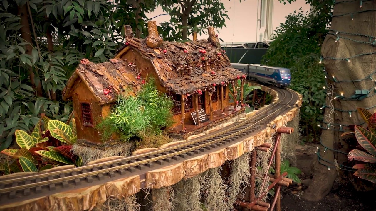 camera iphone 8 plus apk Holiday Train Show