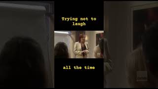 دارم سعی می کنم نخندم  خنده دار  شورتکس  پست کوتاه  شورت خنده دار سمعها