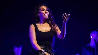 Glennis Grace brengt hulde aan Whitney Houston in Stadsschouwburg Antwerpen