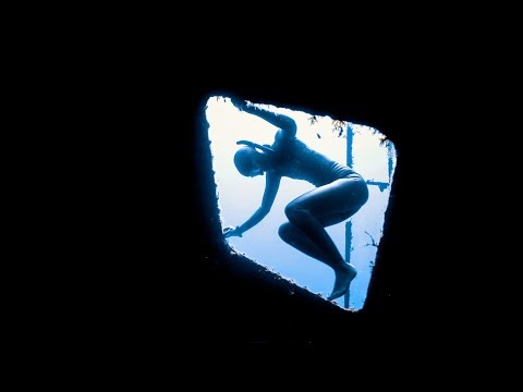 Anna freedives the Zenobia