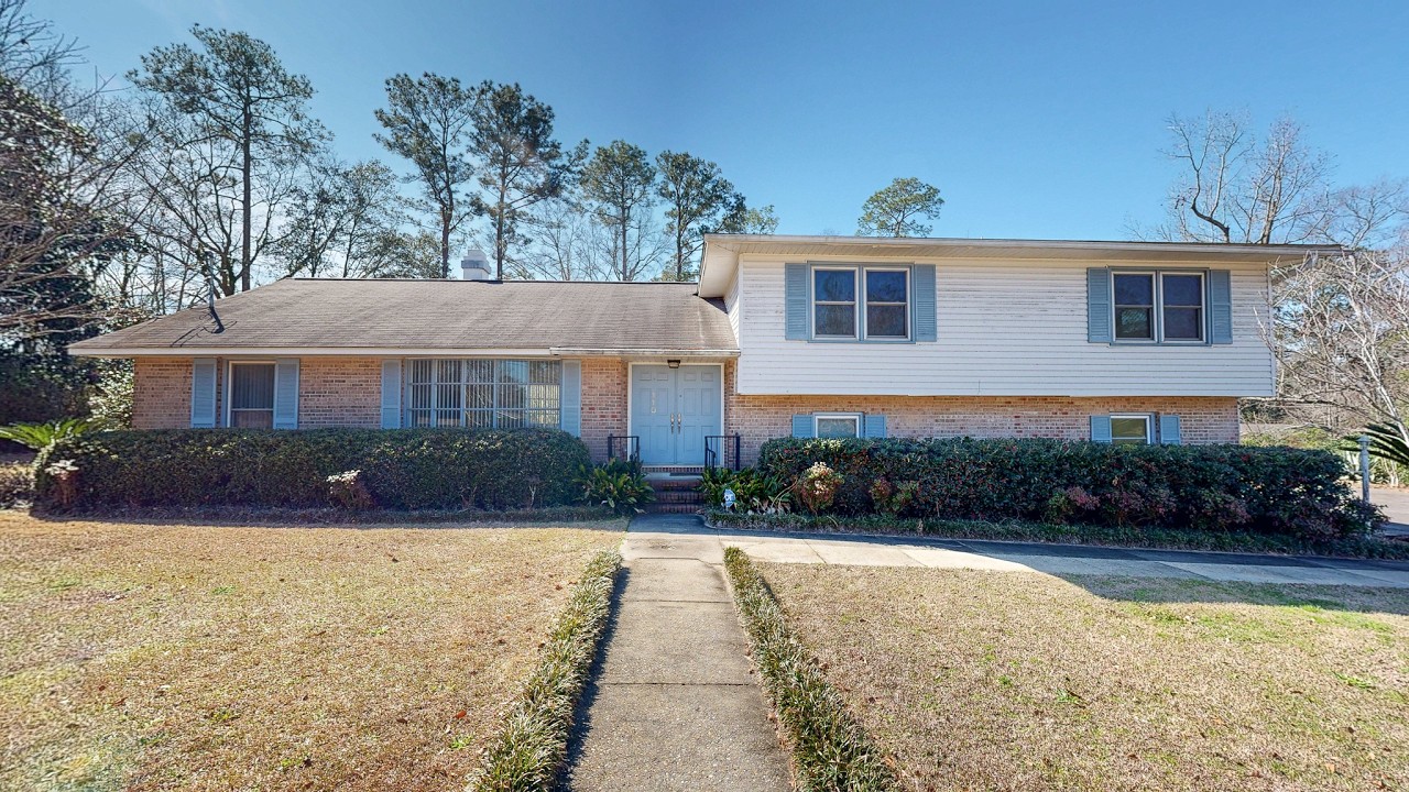 Dothan Real Estate, 110 Longleaf Drive Dothan, AL 36303 $280,000