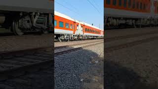 Фото Indian Railway Pune -Nagpur Special Fair AC Express SF Speedly Action Pune -Daund Line