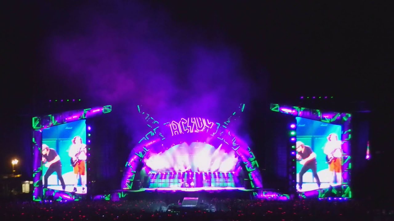 AC/DC - Rock N Roll Train (Auckland 15/12/2015 Live) - YouTube