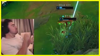 Midbeast Tries To Hide On Bush - Best of LoL Streams 2011