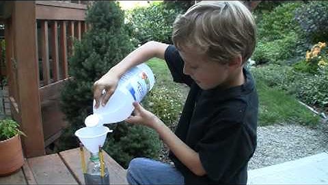 Vinegar and Baking Soda Rocket. Easy design!