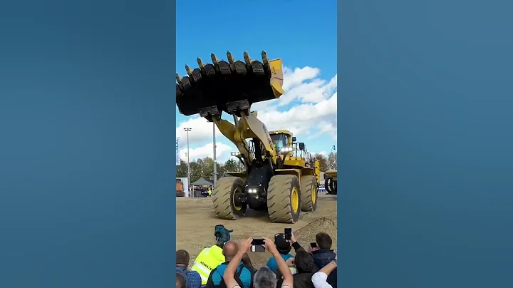 Unveiling Komotus Heavy Excavator & Trucks Dominating Expo Grounds #shorts #excavator #youtubeshorts