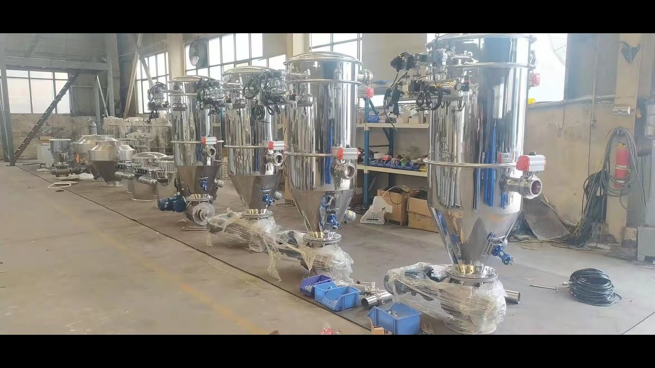 vacuum feeder conveyor for conveying powder and granules