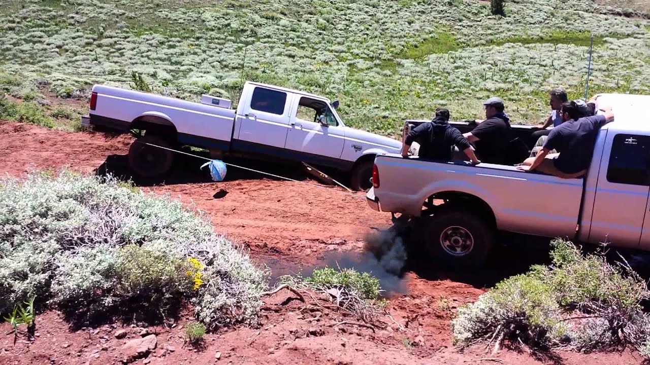 Ford F250 7.3 powerstroke pulling out F350 1/2 - YouTube