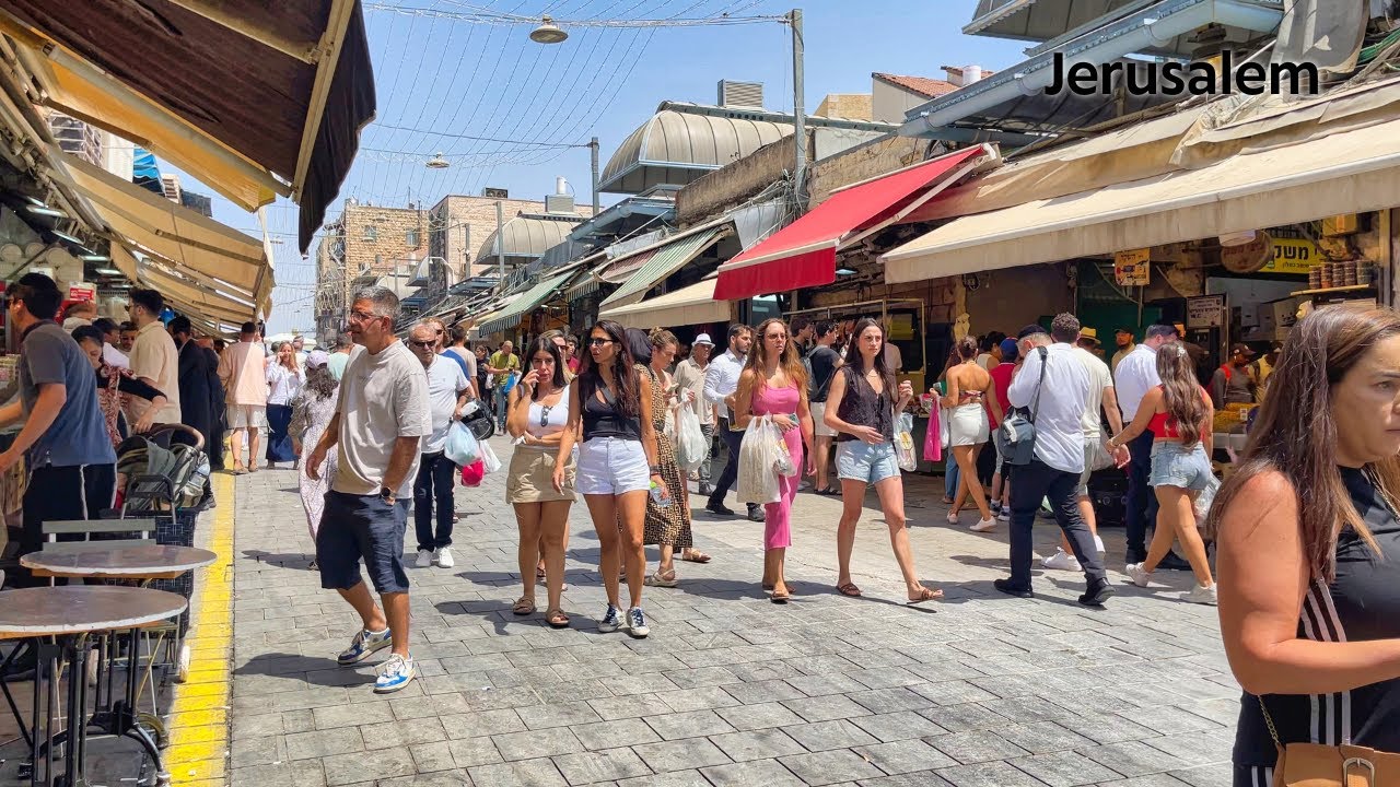 Jerusalem Life — Moments You Only Notice When You Slow Down | 4K