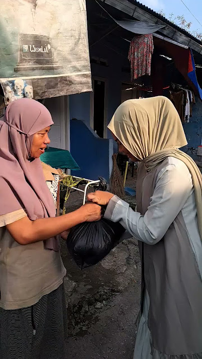 Berbagi itu indah #berbagikebaikan #peduli #kebaikan #shorts