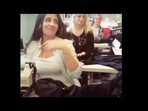 لا تشوفي حالك بيضا وخياطة