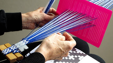 Using the Sunna heddle to weave patterned bands