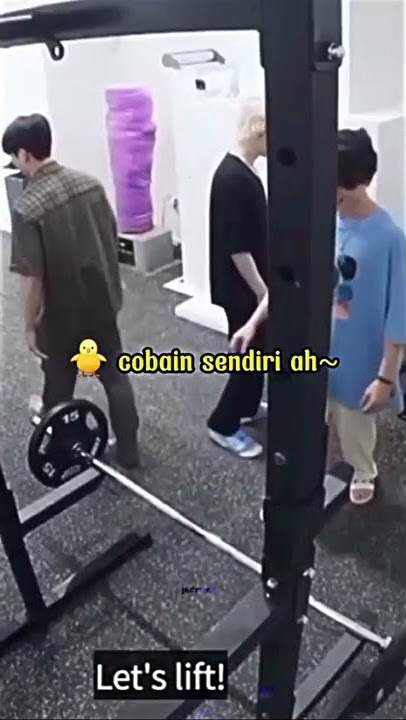 Ekspresi Jimin lucu banget ketika ngeliat Jungkook workout😩😆 #bts #short #army #jimin #jungkook