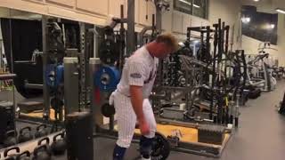 Pete Alonso deadlifts before his homerun derby round🤡🤦‍♂️