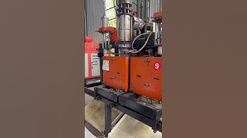 Semi-automatic 80 type blow molding machine produces plastic barrels below 10 liters