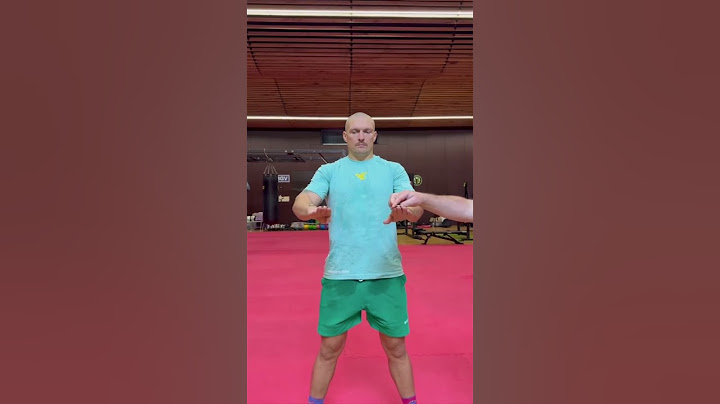 Usyk showing off his reflexes 🐈