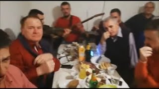 Petrović,Sirovina,Tadić,Mamić, Jure,Strikan,Križić i Zeka - Skidaj Miro dukate (Official live Video)