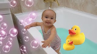 Купания на 26 этаже 😱. Мия ЗАПАЧКАЛА майку. Лялечка Мийчонок маленький ребёнок! Купания на 26 этаже 😱. Мия ЗАПАЧКАЛА майку. Лялечка Мийчонок маленький ребёнок!