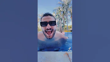 مسلم علي التيك تك في البسين أنا جبك صحبك وحبيبك 
