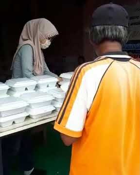 Suasana Di Rumah Makan Gratis Madiun - Rumah Makan Gratis