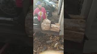 Log splitter working