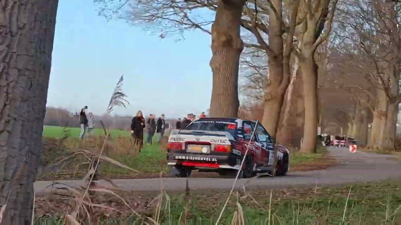Diverse BMW's tijdens de historic rally in Nederland