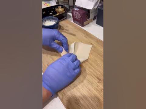 how to make INSTANT NOODLE SPRING ROLLS ๐๐๐ #ramen #noodles #springroll