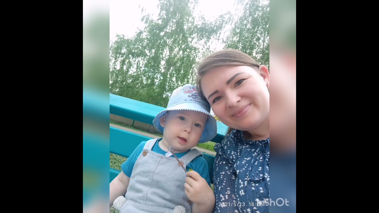 Родители амирчика. Амирчик семья. Амирчик в детстве фото. Амирчик с родителями фото. Амирчик с родителями.