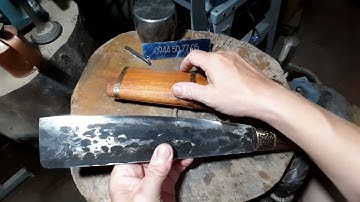 Dao tông rèn từ chốt xích xe tăng của Mỹ