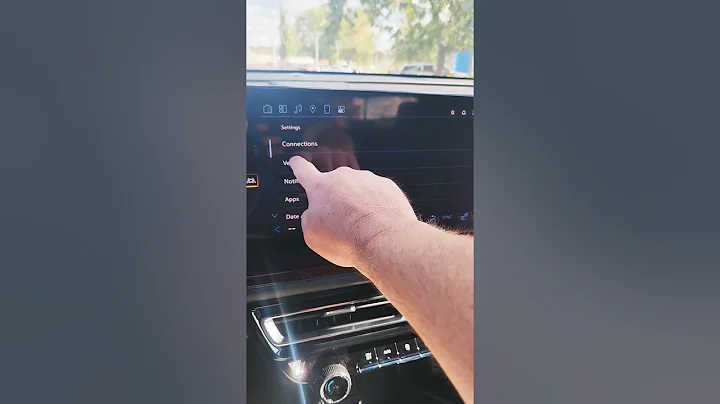 How to set remote power folding mirrors on 2024 Chevrolet Traverse RS?