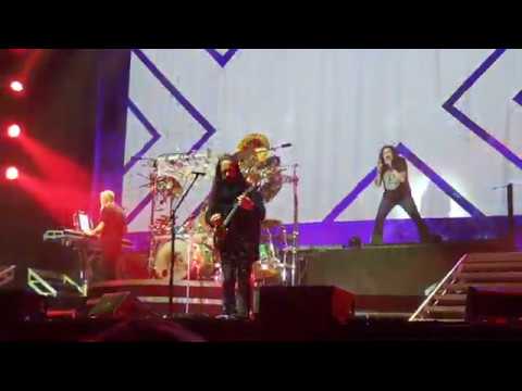 John Petrucci -