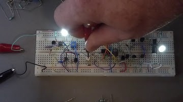 Alternating fading LEDs using 2 different approaches to linearise the LED brightness V2