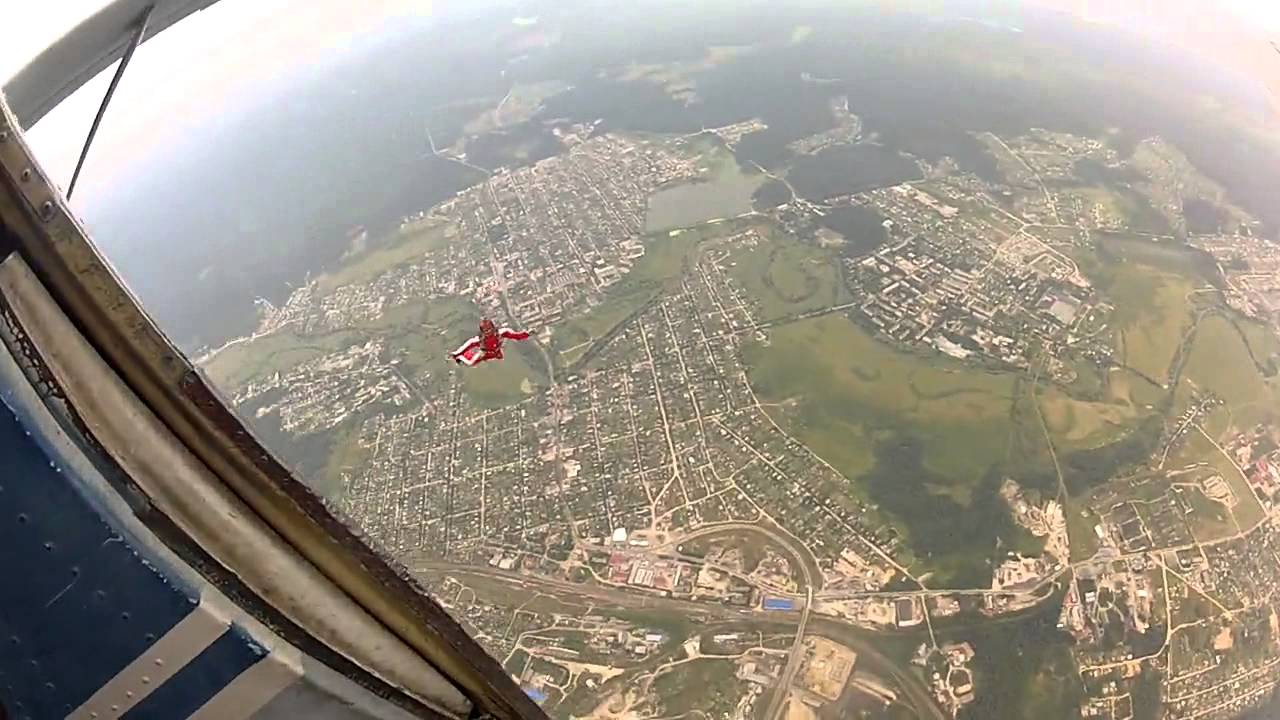 ⁣Прыжок с парашютом с самолета АН-2