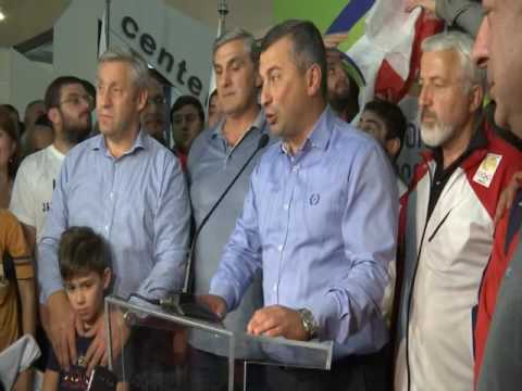 რიოდან დაბრუნებულ ქართველ ოლიმპიელებს აეროპორტში დახვედრა მოუწყეს