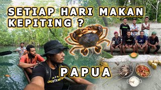 CATCHING AND COOKING CRAB FROM ITS NEST -  VILLAGE LIFE IN PAPUA - EVERY DAY EAT CRAB ?